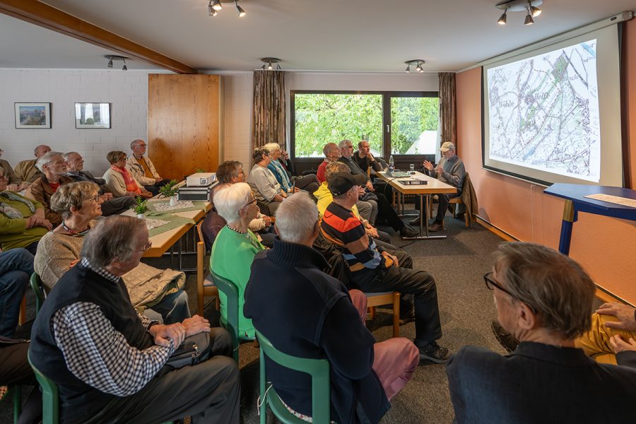 Der Blaue Tisch – Gartenvorstadt Hagen-Helfe