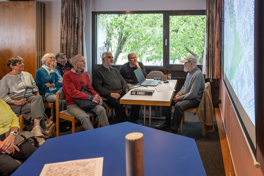 Der Blaue Tisch – Gartenvorstadt Hagen-Helfe