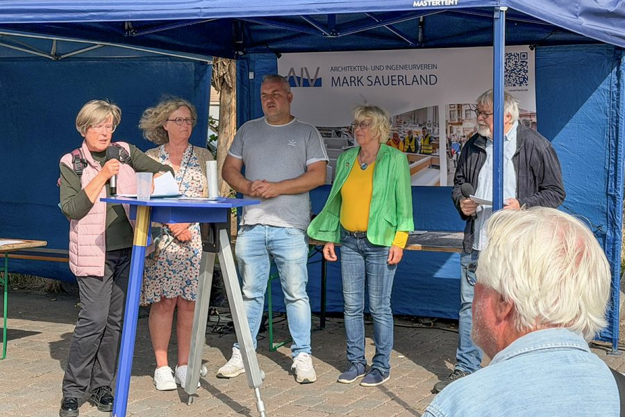 Der Blaue Tisch beim Stadtteilfest in Altenhagen