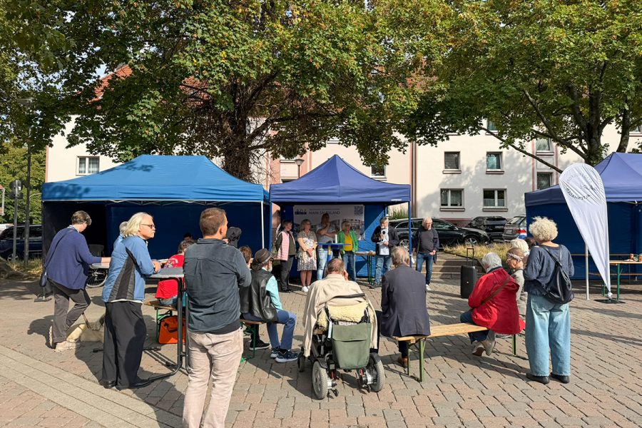 Der Blaue Tisch beim Stadtteilfest in Altenhagen