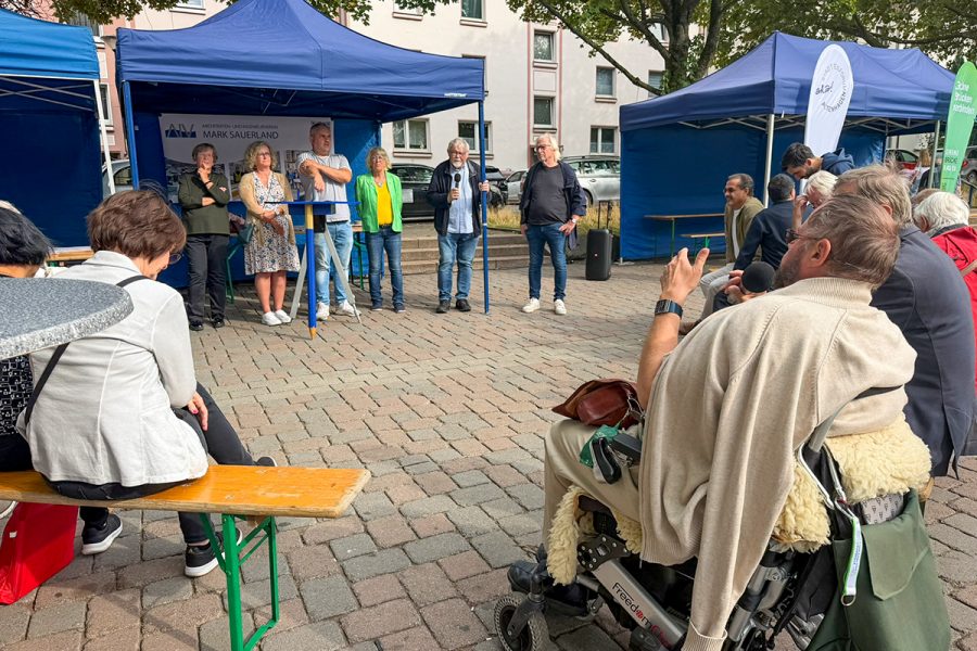 Der Blaue Tisch beim Stadtteilfest in Altenhagen